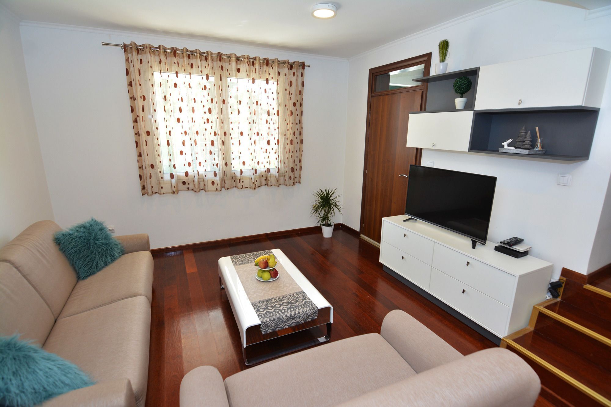 Tropicoco Apartments Τίβατ Εξωτερικό φωτογραφία